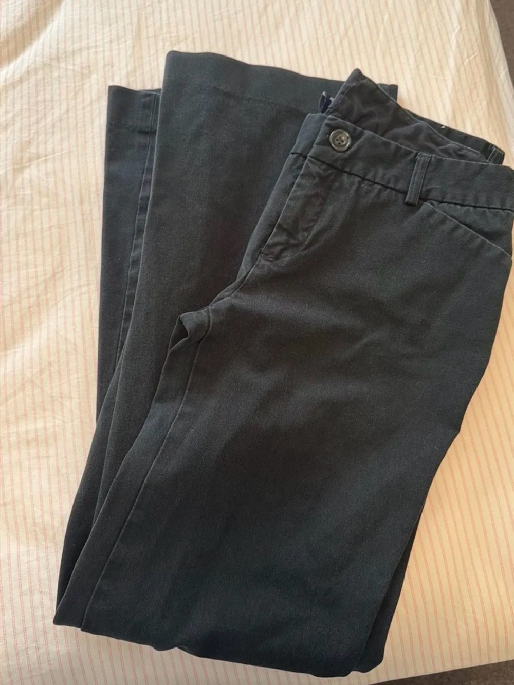 GAP women’s Black Chino Pants